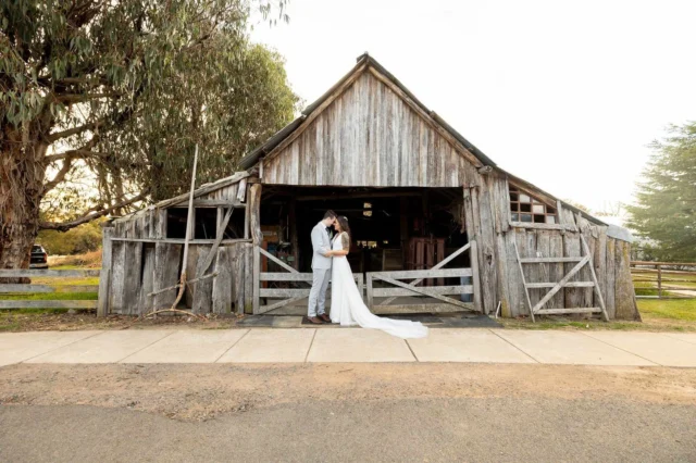 Our original woolshed, built in the 1800s makes for the perfect backdrop to your wedding photos 📸: @timelesscbr